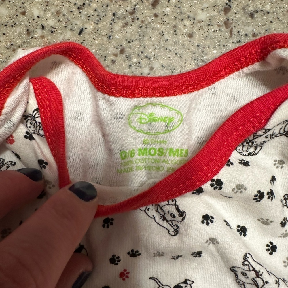 Four size 3 month footed sleepers, one 0-6 month nightgown and 0-3 month swaddle - Picture 3 of 8